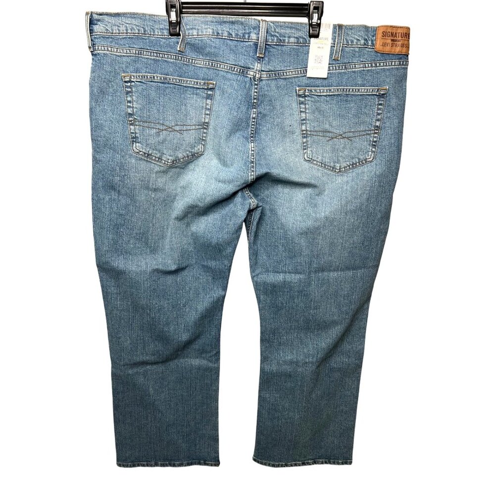 Signature Levi Strauss & Co. Mens Bootcut Jeans Blue Light Wash Denim 48/30 - Picture 10 of 13